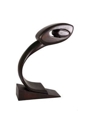 Sculptură în lemn "Pradă" realizată de Ioan Zobu, "Prey" wooden sculpture by Ioan Zobu